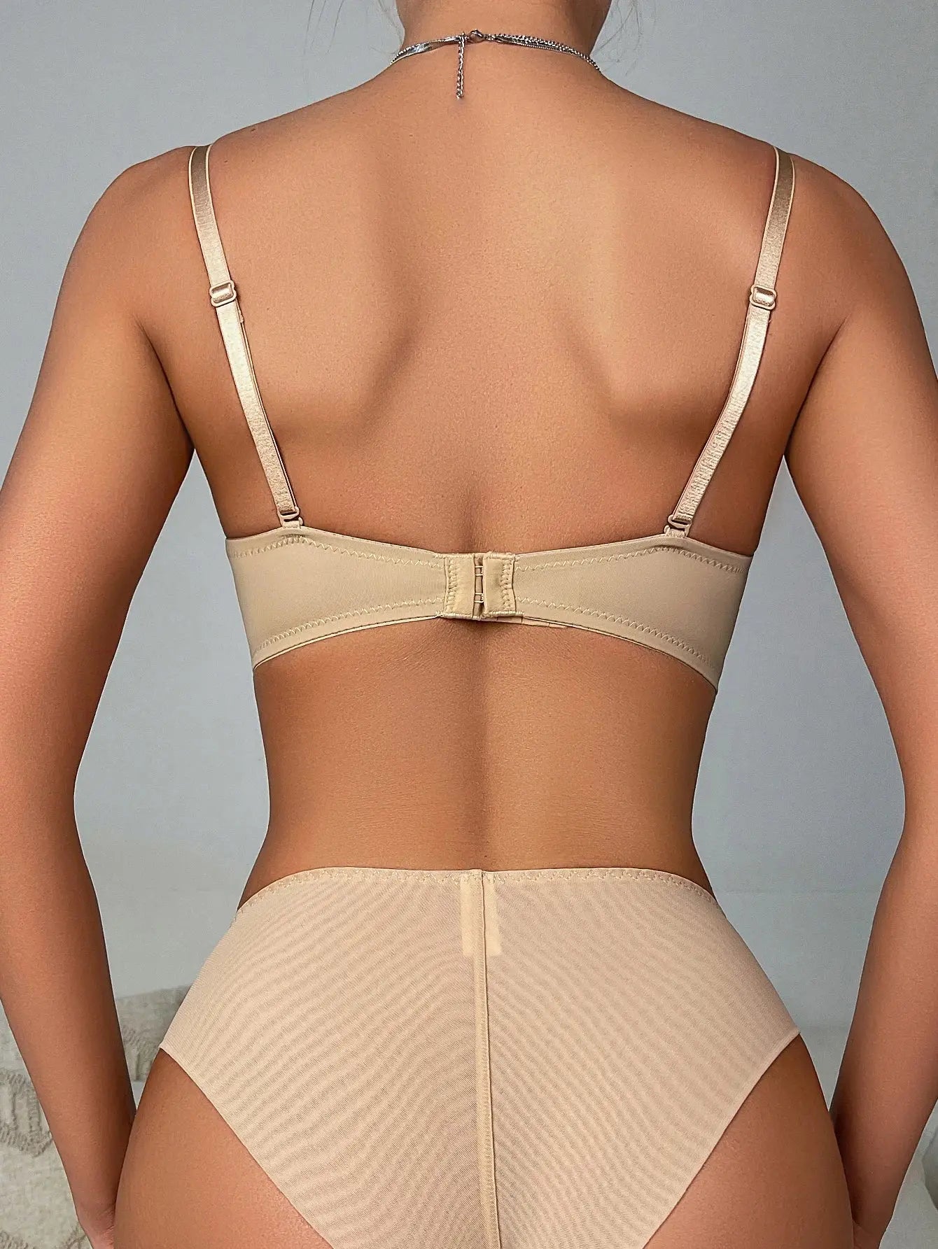 Soutien gorge push-up sexy en V profond pour femme